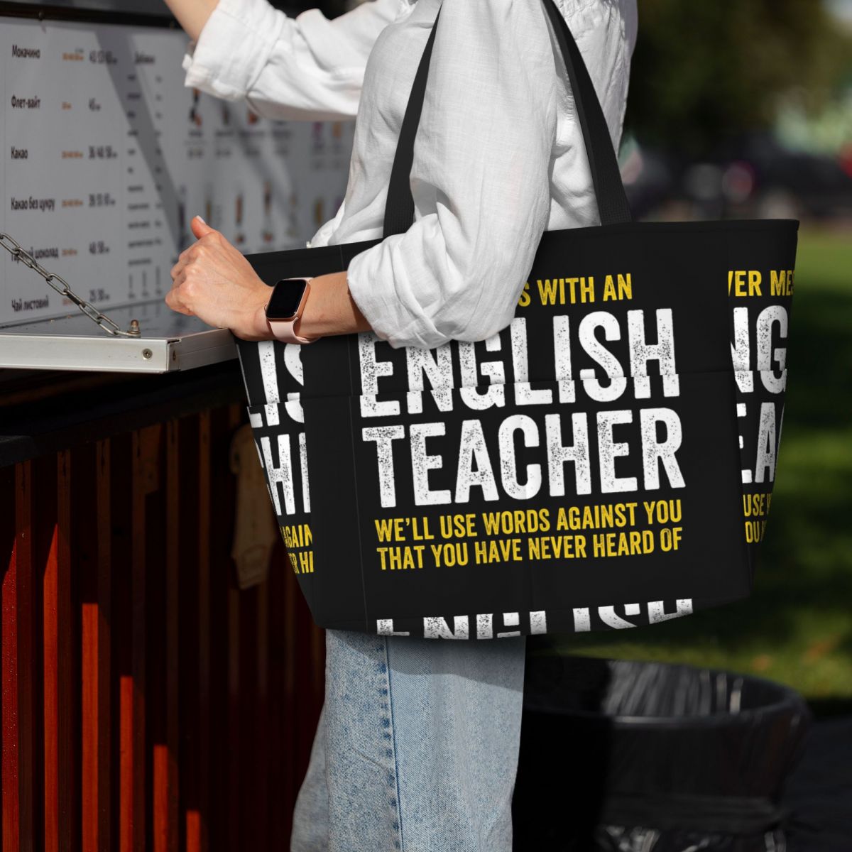 Yoga Fitness Teacher - „Never Mess With An English Teacher“-Strandtasche,